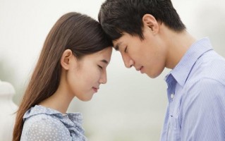 女人想抓住男人的心要怎么做，什么女人能抓住男人的心