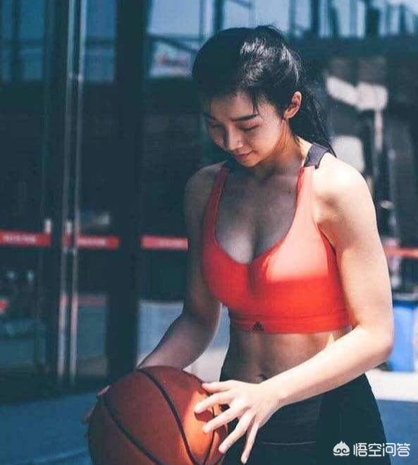 日本最美NBA记者宫河玛雅，与中国NBA主播张曼源相比，谁的颜值更高呢？-第2张图片