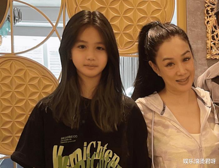 钟丽缇女儿考拉长大了，钟丽缇小女考拉是谁的-第3张图片