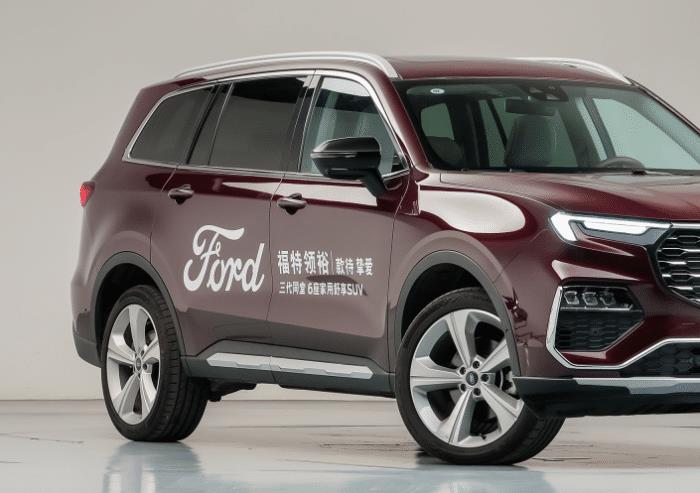 宾利500万左右的suv，宾利越野车suv内饰-第2张图片