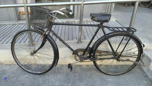 六七十年代的一辆飞鸽自行车，相当于现在多少钱？-第1张图片