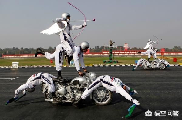 印度这个国度阅兵为什么喜欢使用摩托车_而且还危险驾驶？-第5张图片
